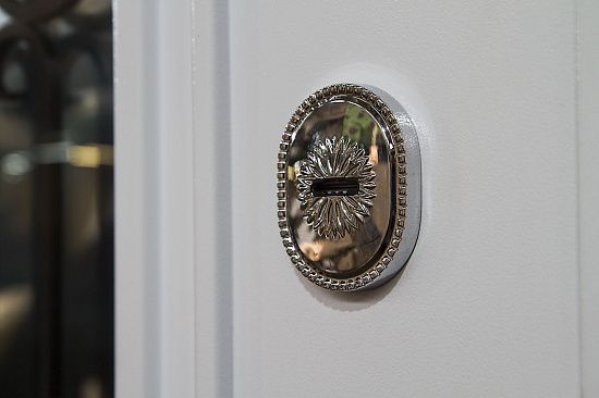 Входная дверь  