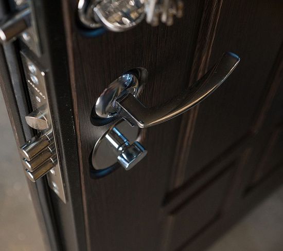 Входная дверь  